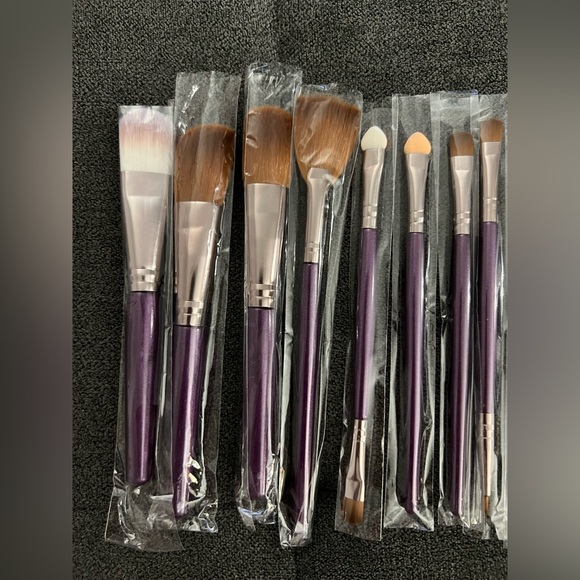 Purple make up brush set - 18 piece - Picture 3 of 5